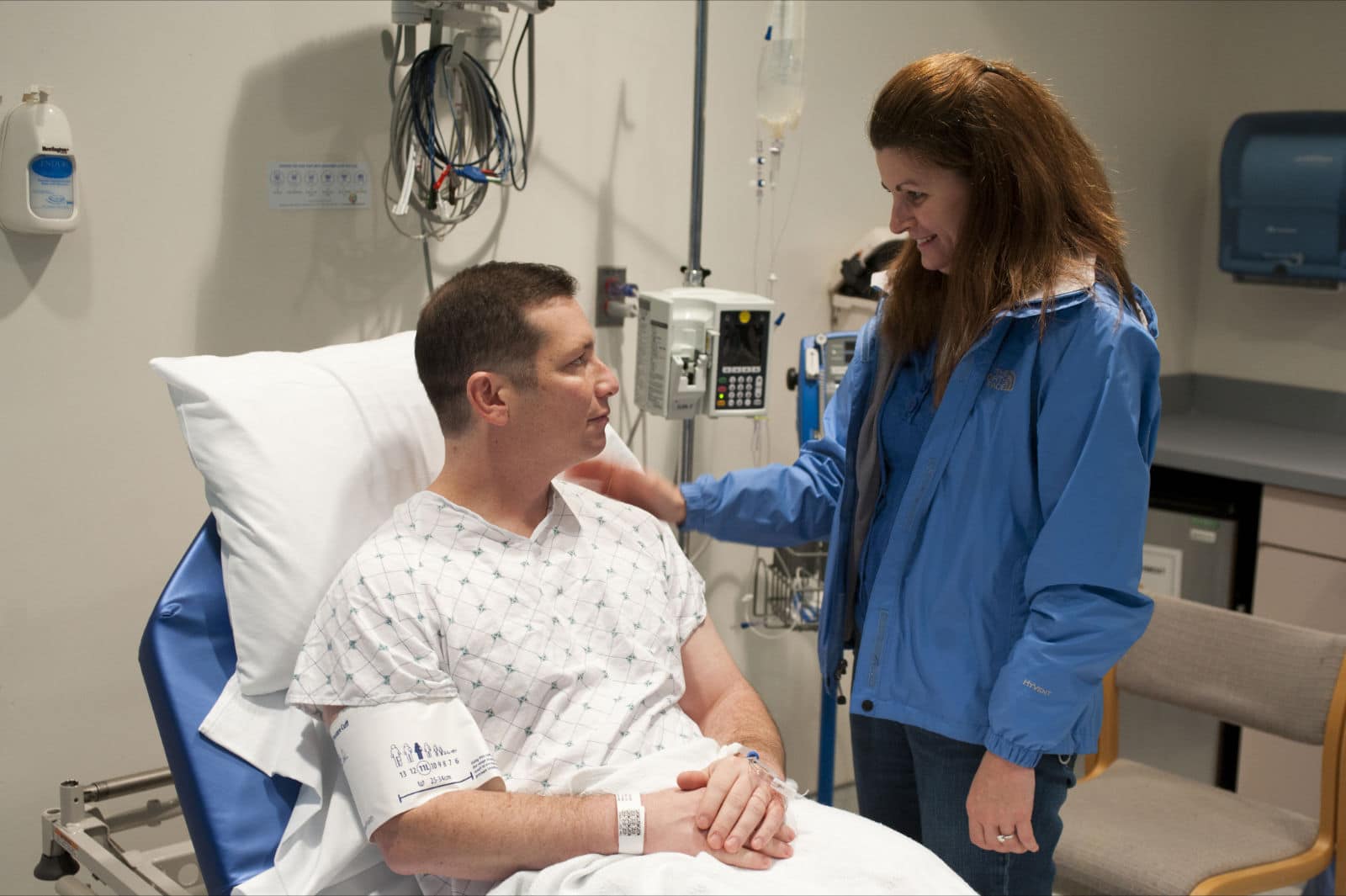 A hospitalized patient with his family